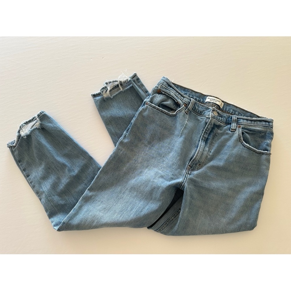 Abercrombie & Fitch The Ankle Straight Ultra High Rise Jeans 30 10R